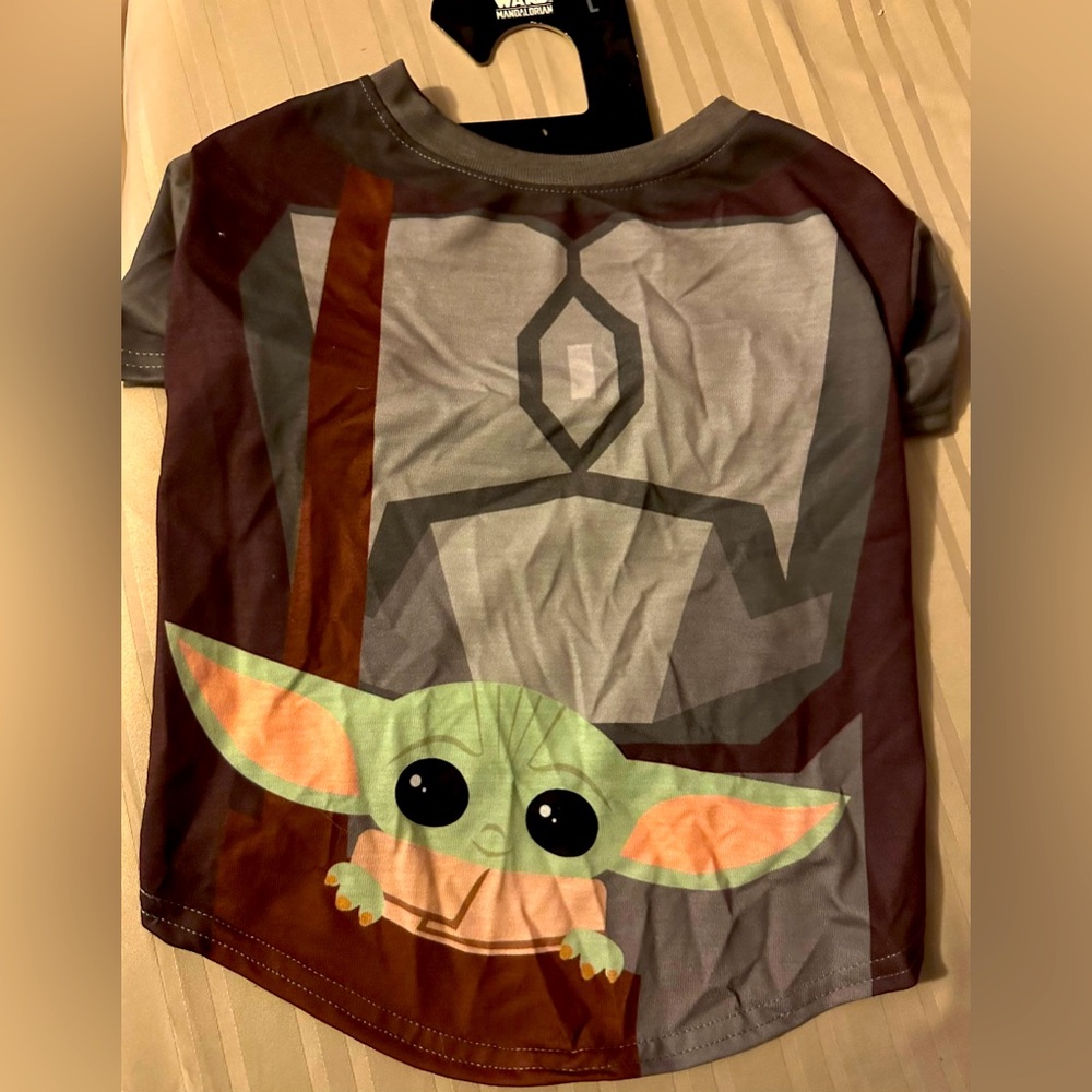 NWOT Disney Mandalorian tee shirt in size large